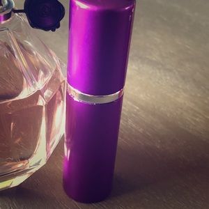 .34oz Flowerbomb Nectar refillable atomizer!